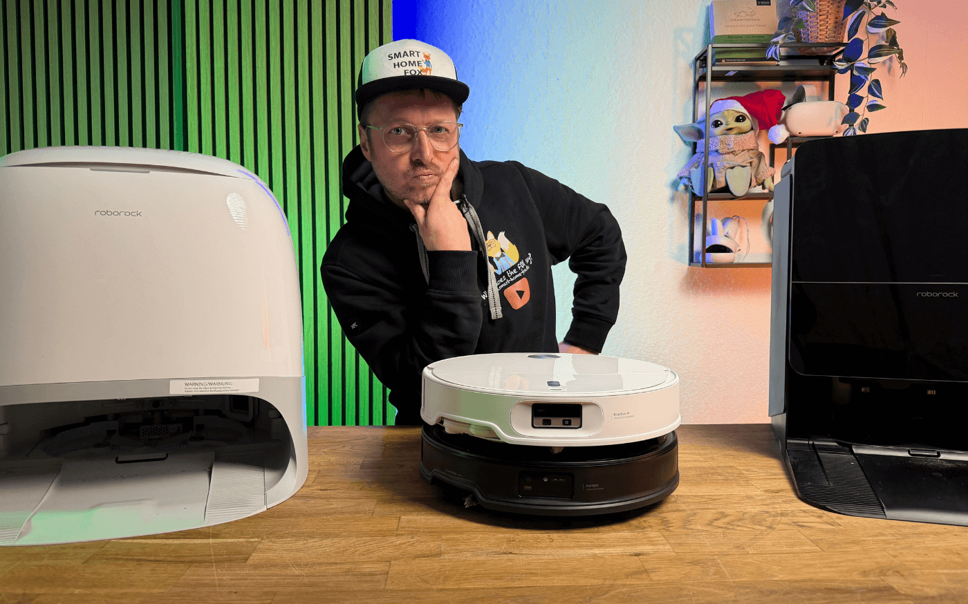 Die Service-Stationen des Roborock Qrevo Curv 2 und Saros 10R im direkten Größenvergleich.